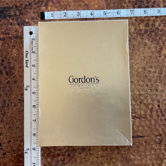 Gordon’s Jewelers 10k Gold and Cultured Pearl Necklace - Picture 4 of 6